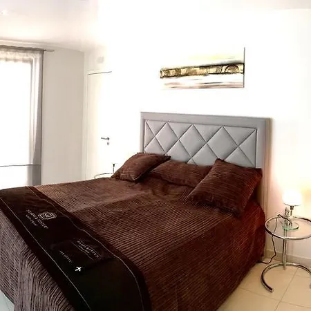 Hotel &
